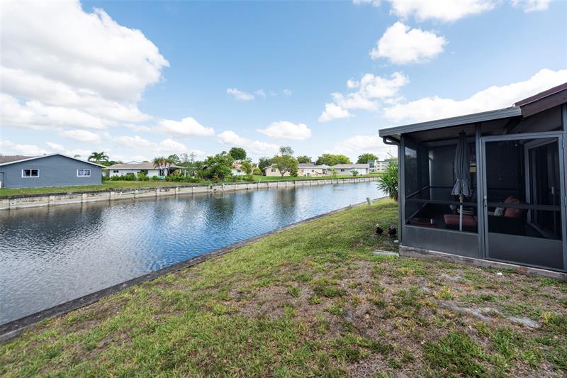 Image 33 of 38 For 6429 Pinehurst Cir W.  C24