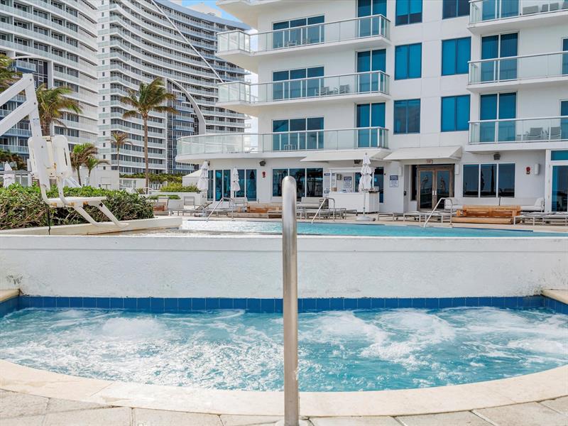 Image 7 of 41 For 505 Ft Lauderdale Bch Blvd  1708