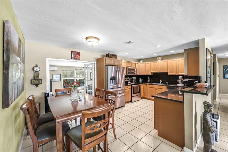 Image 8 of 32 For 801 26th St  