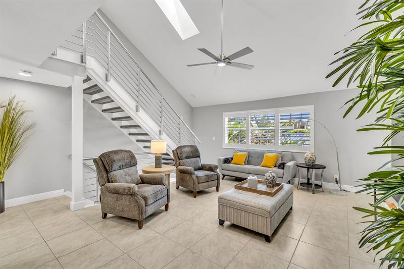 Image 4 of 23 For 4600 Mcnab Rd  C2