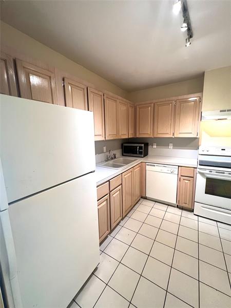 Details for 2221 68th  929, Fort Lauderdale, FL 33308