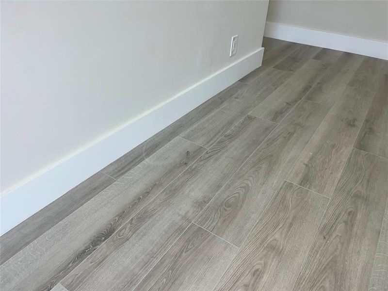 Image 15 of 32 For 6407 Bay Club Drive  3