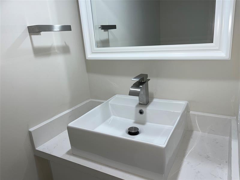 Image 16 of 32 For 6407 Bay Club Drive  3