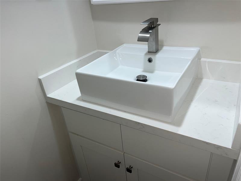 Image 17 of 32 For 6407 Bay Club Drive  3