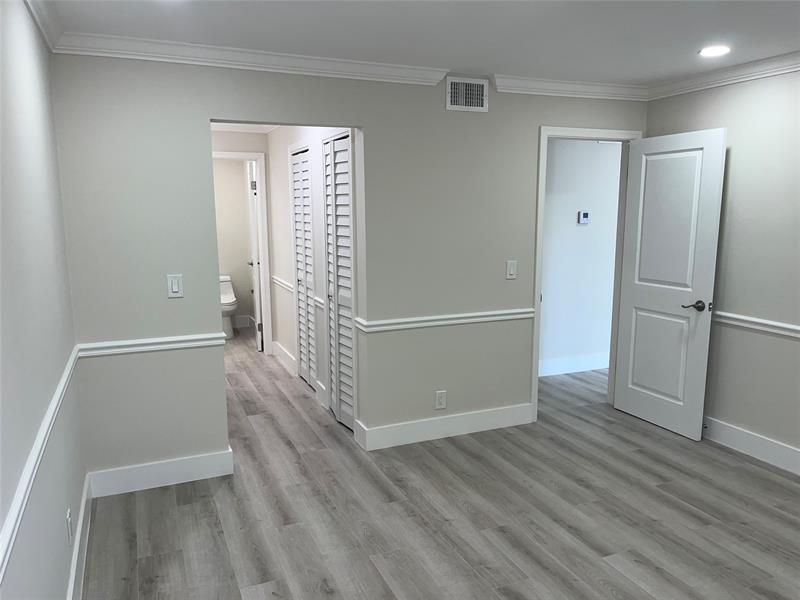 Image 24 of 32 For 6407 Bay Club Drive  3