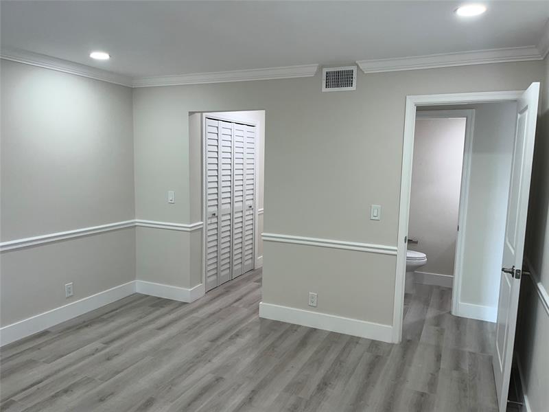 Image 25 of 32 For 6407 Bay Club Drive  3