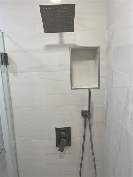 Image 28 of 32 For 6407 Bay Club Drive  3