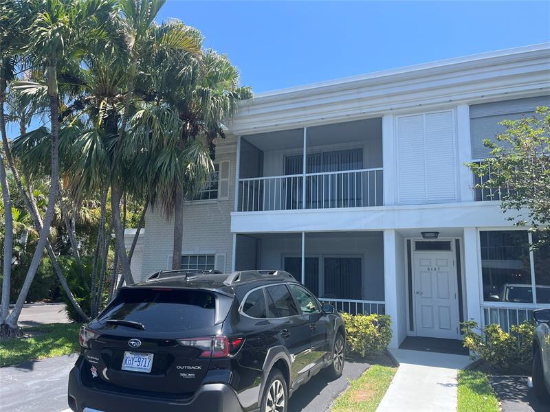 Image 3 of 32 For 6407 Bay Club Drive  3