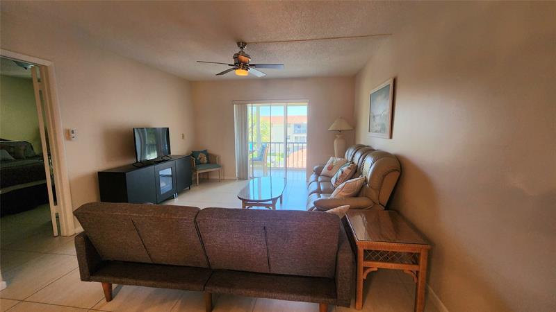 Image 11 of 50 For 700 6th Ave  302