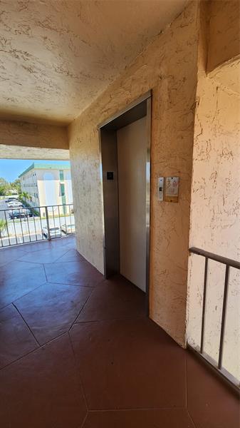 Image 40 of 50 For 700 6th Ave  302