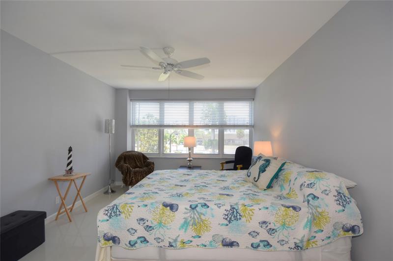 Image 18 of 42 For 3333 34th St  209