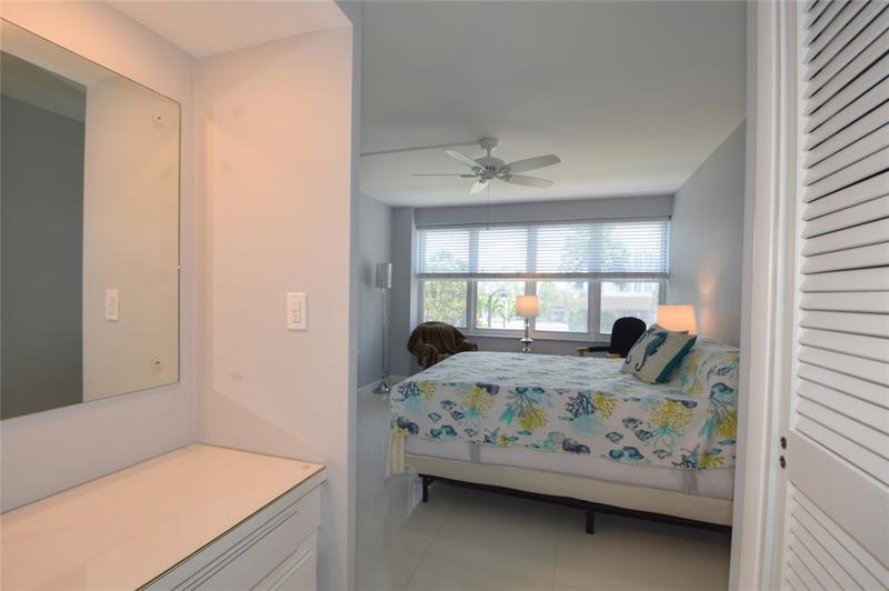 Image 19 of 42 For 3333 34th St  209