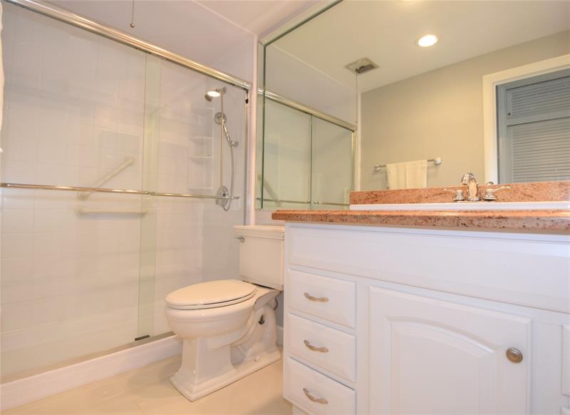 Image 23 of 42 For 3333 34th St  209