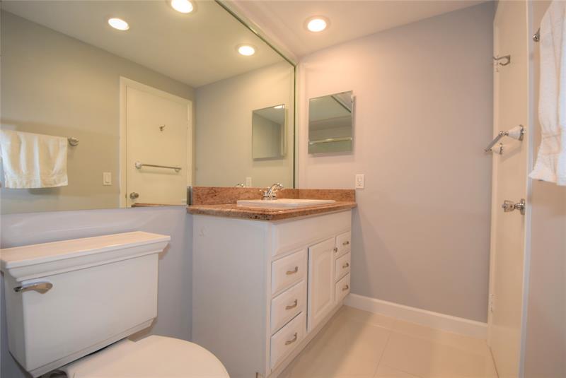 Image 24 of 42 For 3333 34th St  209