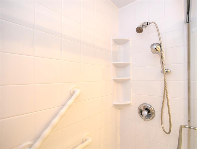 Image 25 of 42 For 3333 34th St  209