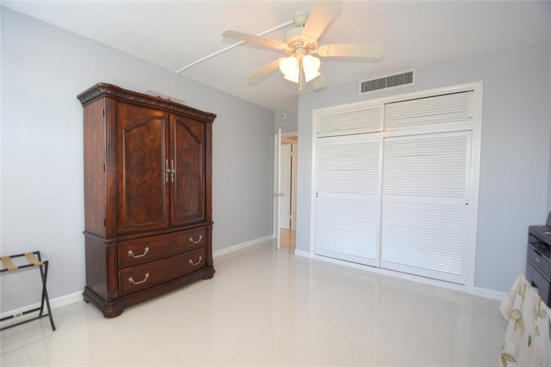 Image 29 of 42 For 3333 34th St  209