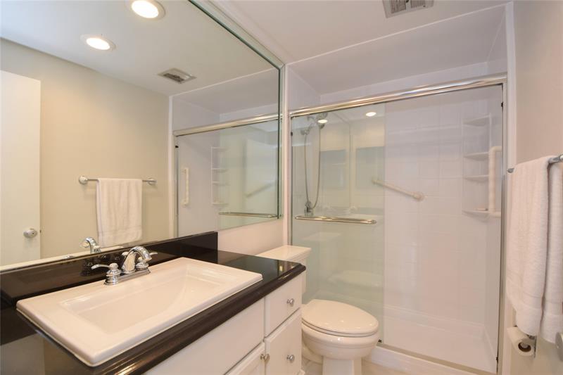 Image 32 of 42 For 3333 34th St  209