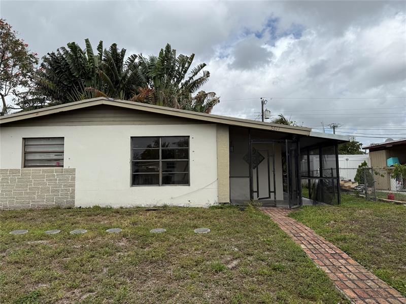 Listing Details for 5611 37th St, Davie, FL 33314