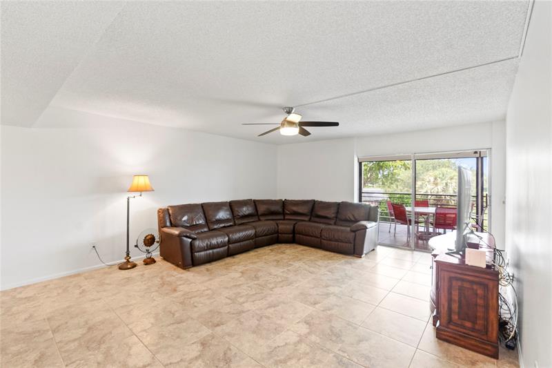 Image 11 of 37 For 9260 14th St  2303