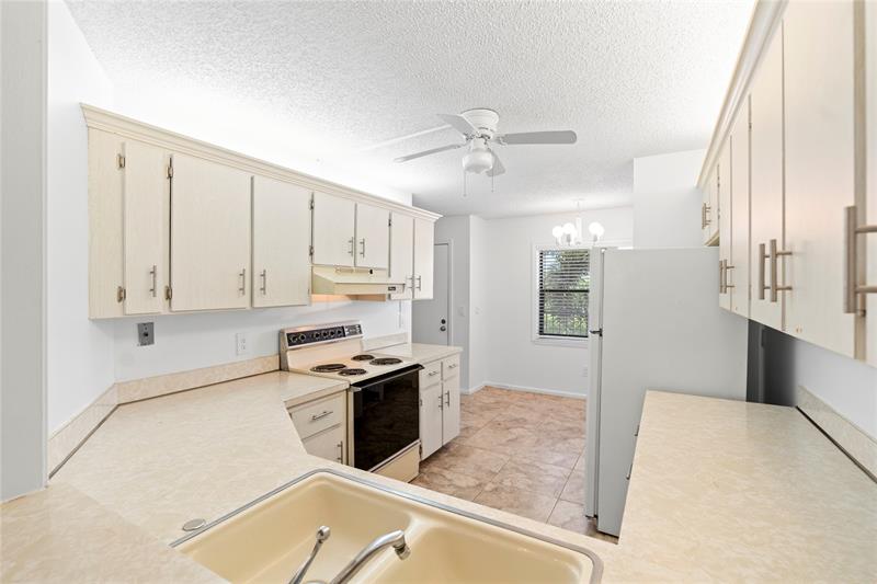 Image 7 of 37 For 9260 14th St  2303