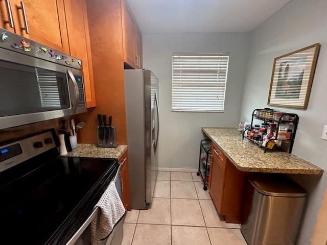 Image 8 of 11 For 940 106th Ter  203