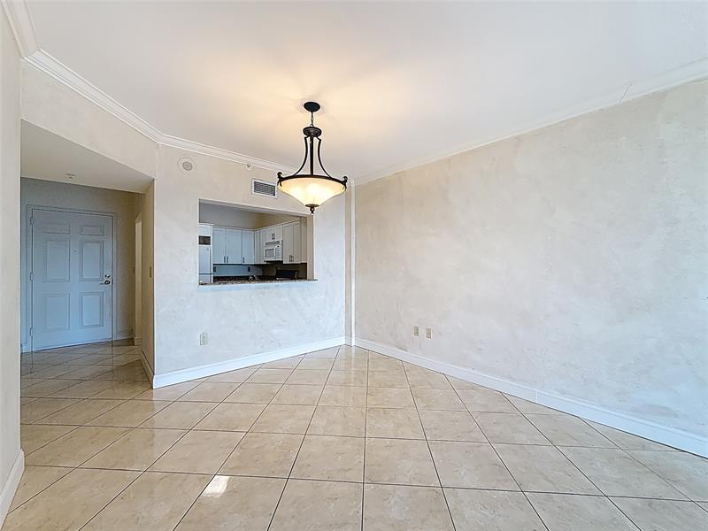 Image 17 of 45 For 3020 32nd Ave  510