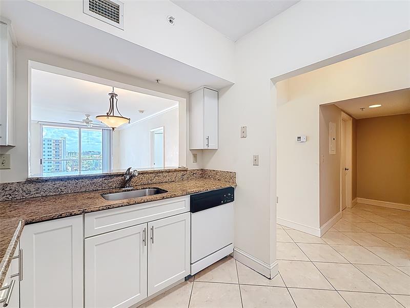 Image 22 of 45 For 3020 32nd Ave  510