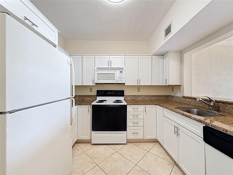 Image 23 of 45 For 3020 32nd Ave  510