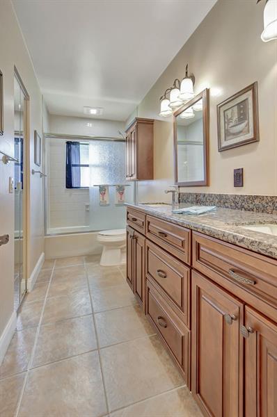 Image 23 of 47 For 243 Woodlake Circle