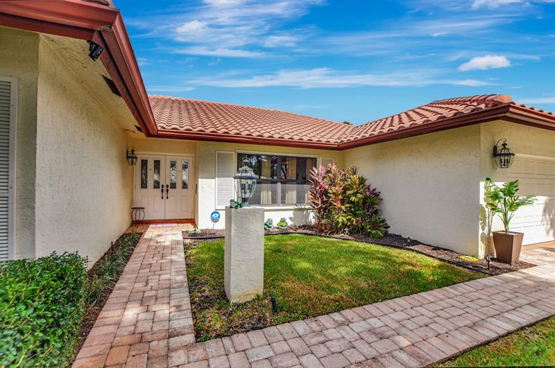 Image 36 of 47 For 243 Woodlake Circle