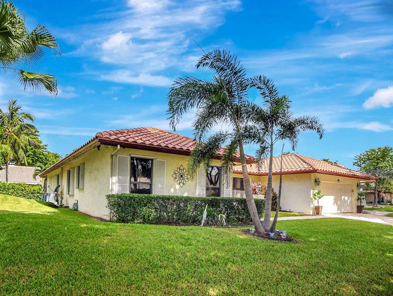 Image 5 of 47 For 243 Woodlake Circle