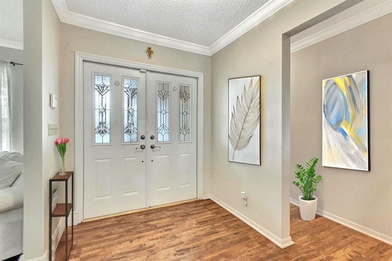 Image 7 of 47 For 243 Woodlake Circle