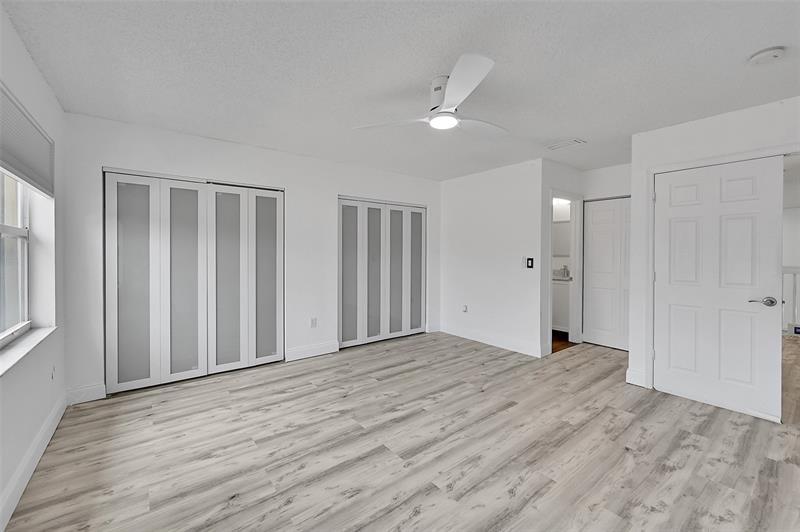 Image 31 of 55 For 4819 53rd Cir