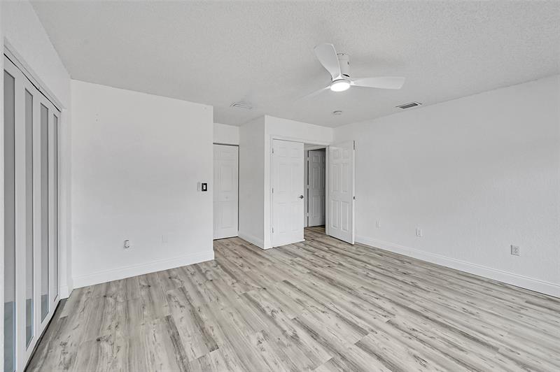 Image 32 of 55 For 4819 53rd Cir