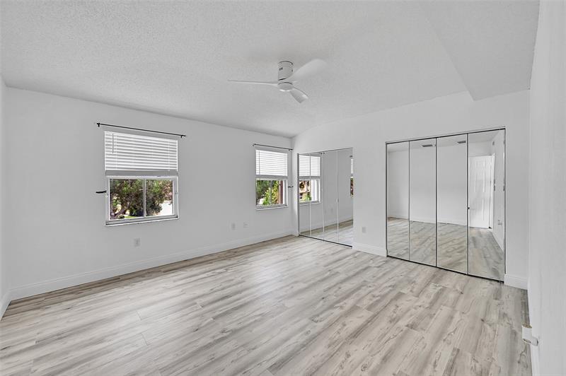 Image 33 of 55 For 4819 53rd Cir
