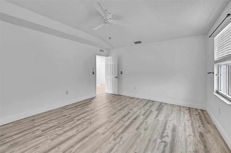 Image 34 of 55 For 4819 53rd Cir