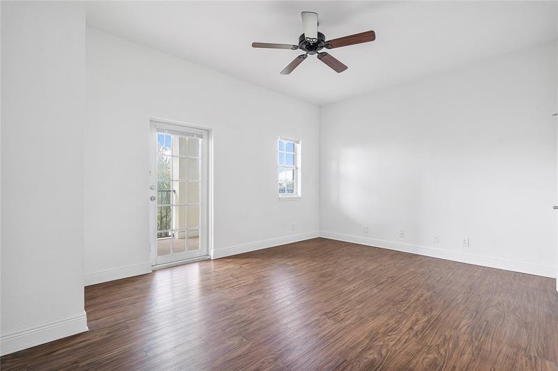 Image 14 of 49 For 241 6th Pl  