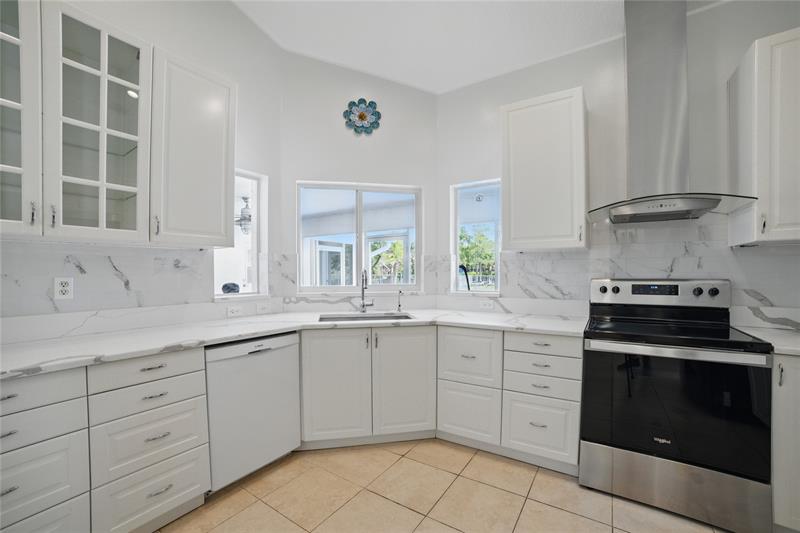 Image 17 of 54 For 13105 Raymond Dr