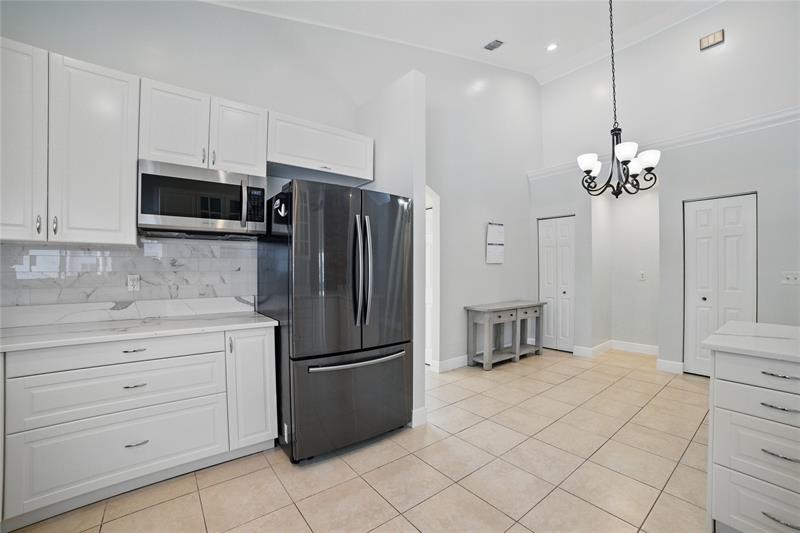 Image 18 of 54 For 13105 Raymond Dr