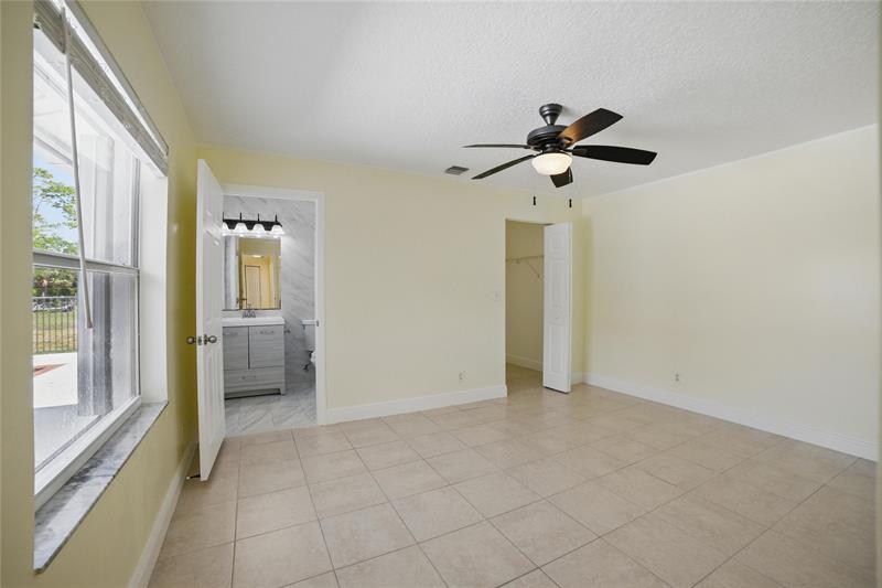 Image 25 of 54 For 13105 Raymond Dr