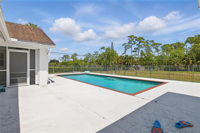 Image 40 of 54 For 13105 Raymond Dr