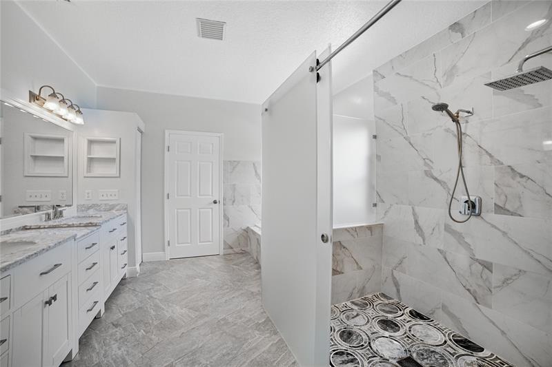 Image 5 of 54 For 13105 Raymond Dr