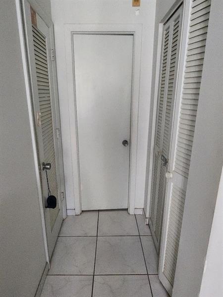 Image 10 of 18 For 1849 Ocean Dr  203