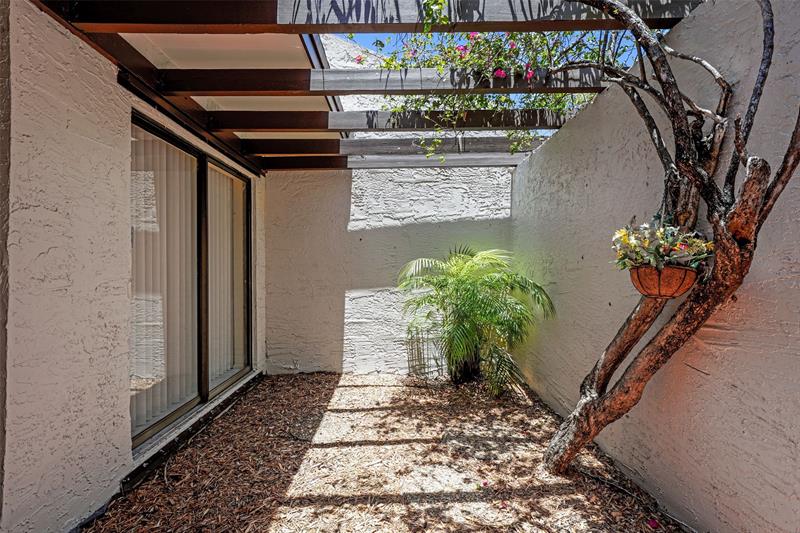 Image 5 of 34 For 9637 15th Ct