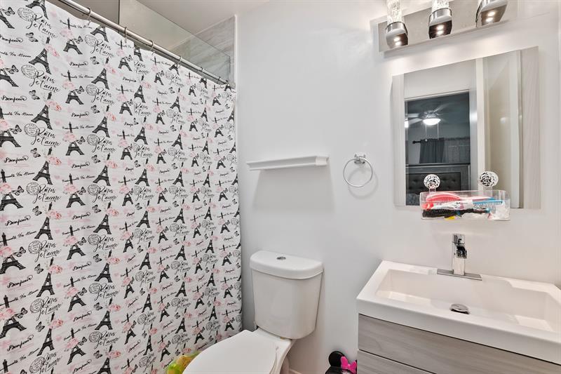 Image 14 of 25 For 581 46th St  581