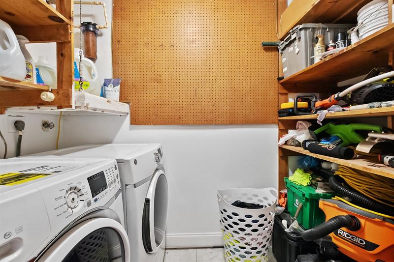 Image 16 of 25 For 581 46th St  581