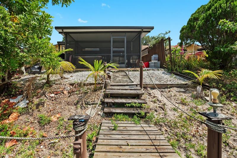 Image 24 of 25 For 581 46th St  581