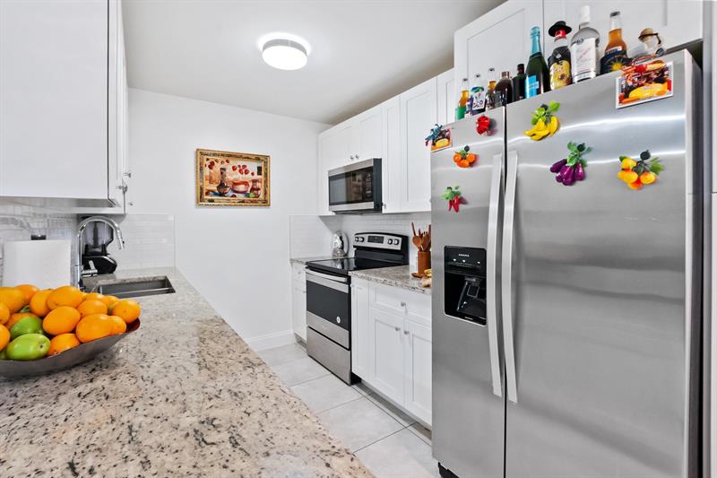 Image 8 of 25 For 581 46th St  581