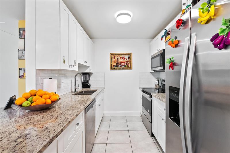 Image 9 of 25 For 581 46th St  581