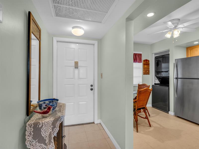 Image 11 of 51 For 1101 Colony Point Cir  422